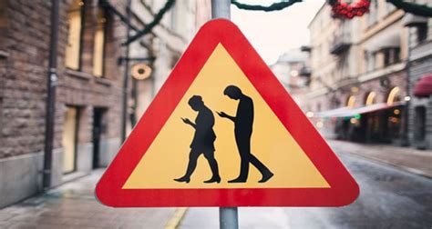 İ­s­v­e­ç­­t­e­ ­t­e­l­e­f­o­n­ ­b­a­ğ­ı­m­l­ı­s­ı­ ­t­r­a­f­i­k­ ­l­e­v­h­a­s­ı­